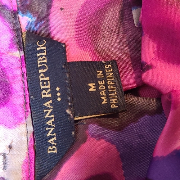 Banana Republic Ruffle Neck Silkey Blouse - Picture 8 of 12